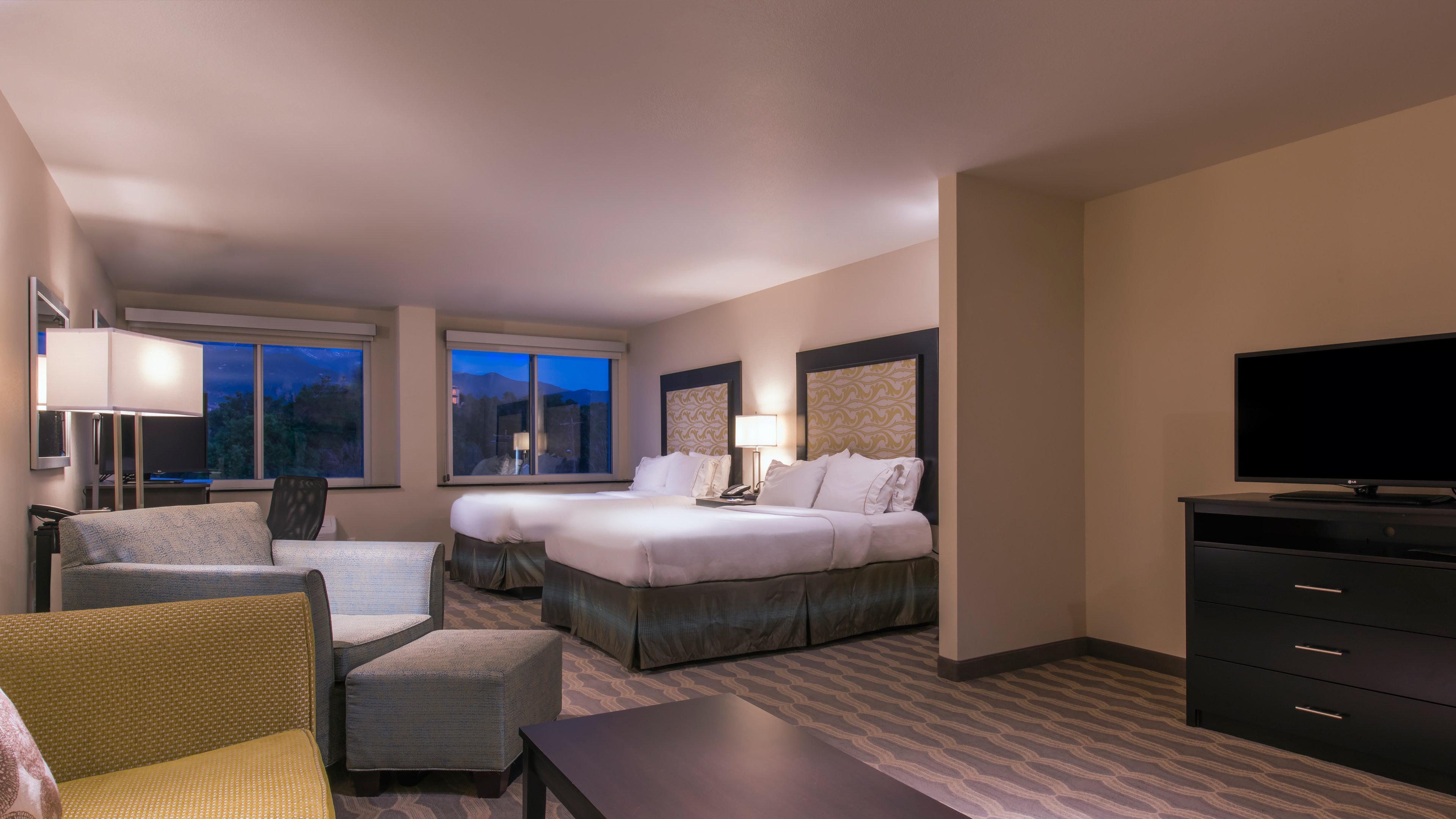 Holiday Inn Express & Suites Colorado Springs Central By Ihg Exterior foto