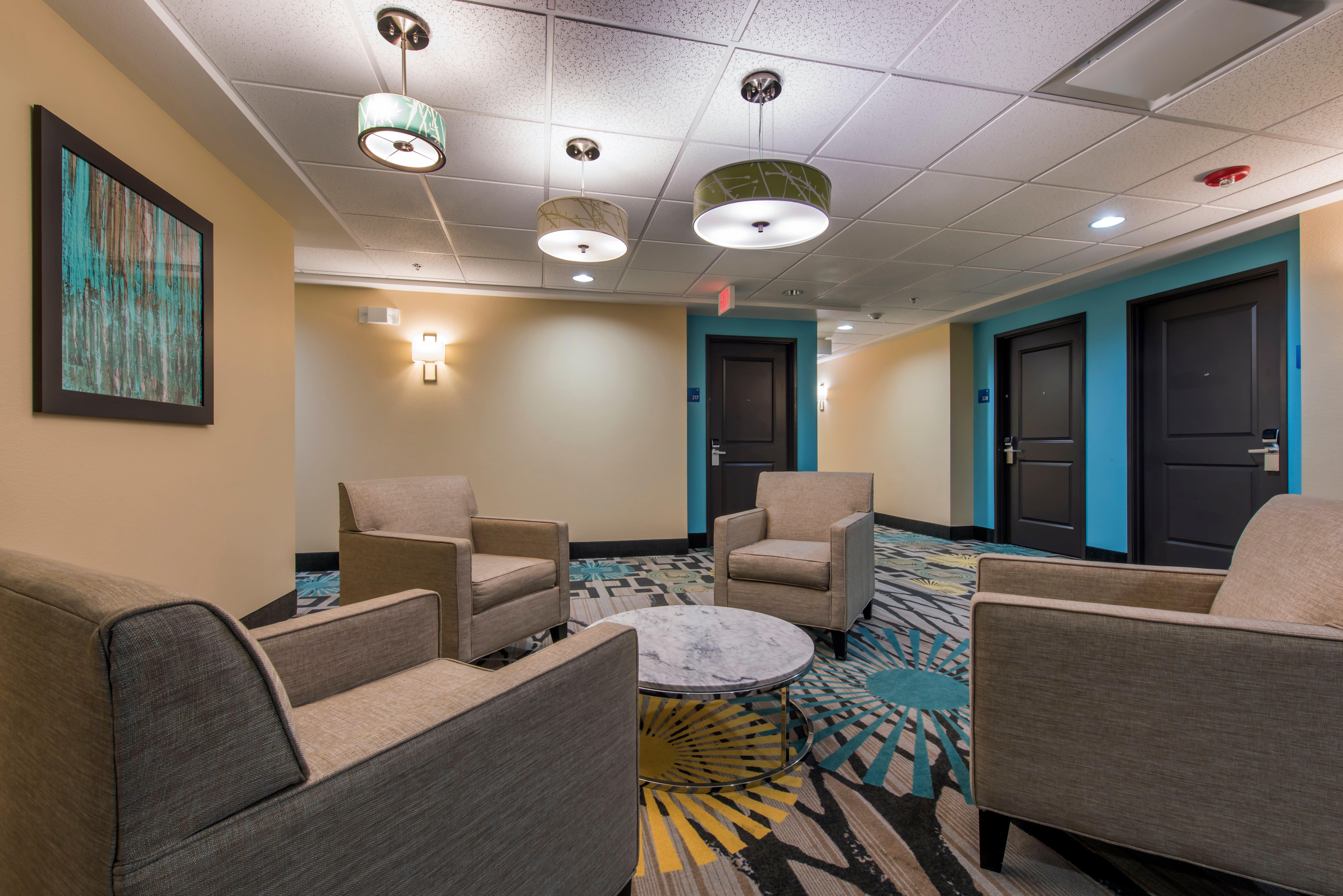 Holiday Inn Express & Suites Colorado Springs Central By Ihg Exterior foto
