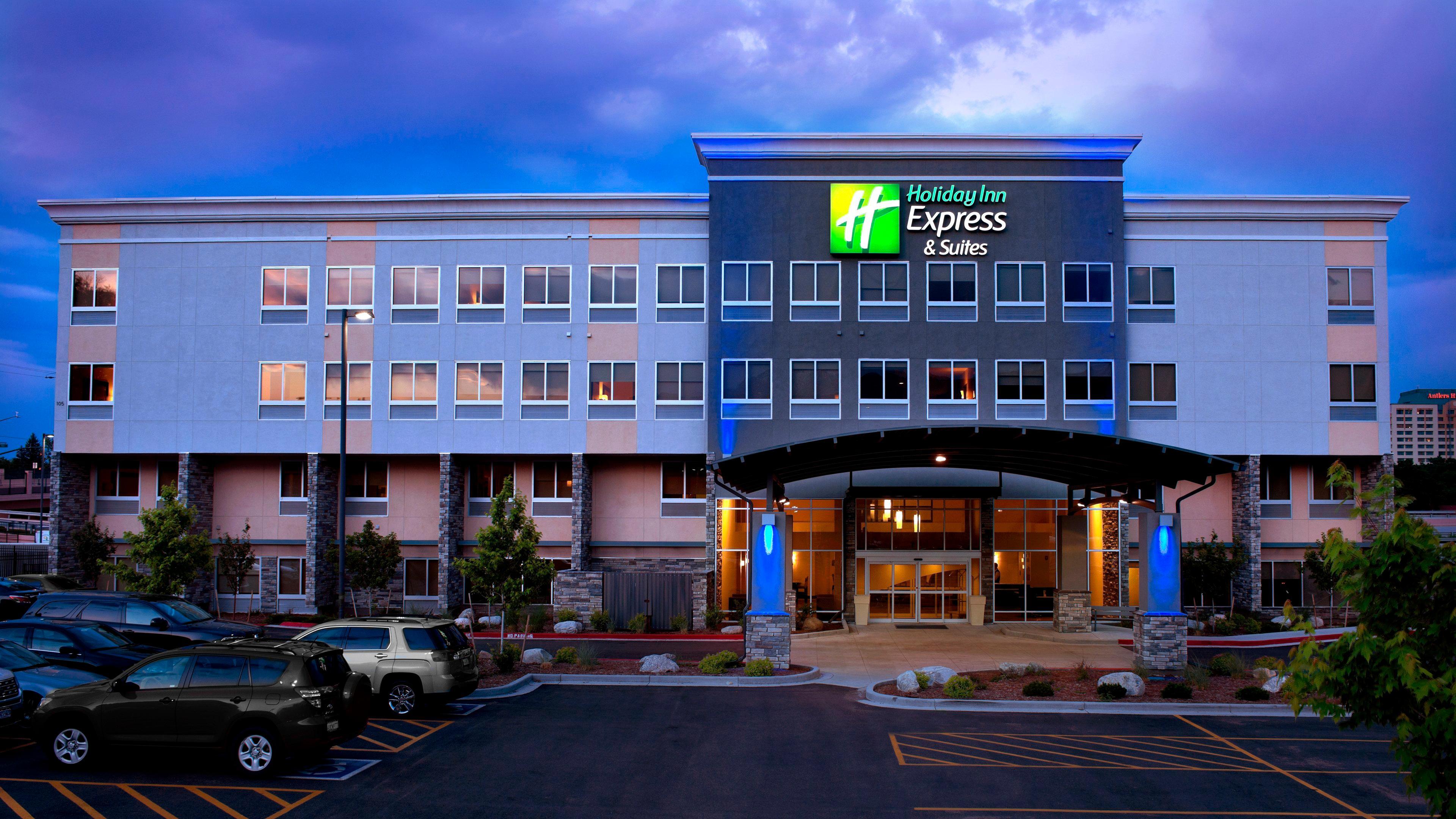 Holiday Inn Express & Suites Colorado Springs Central By Ihg Exterior foto