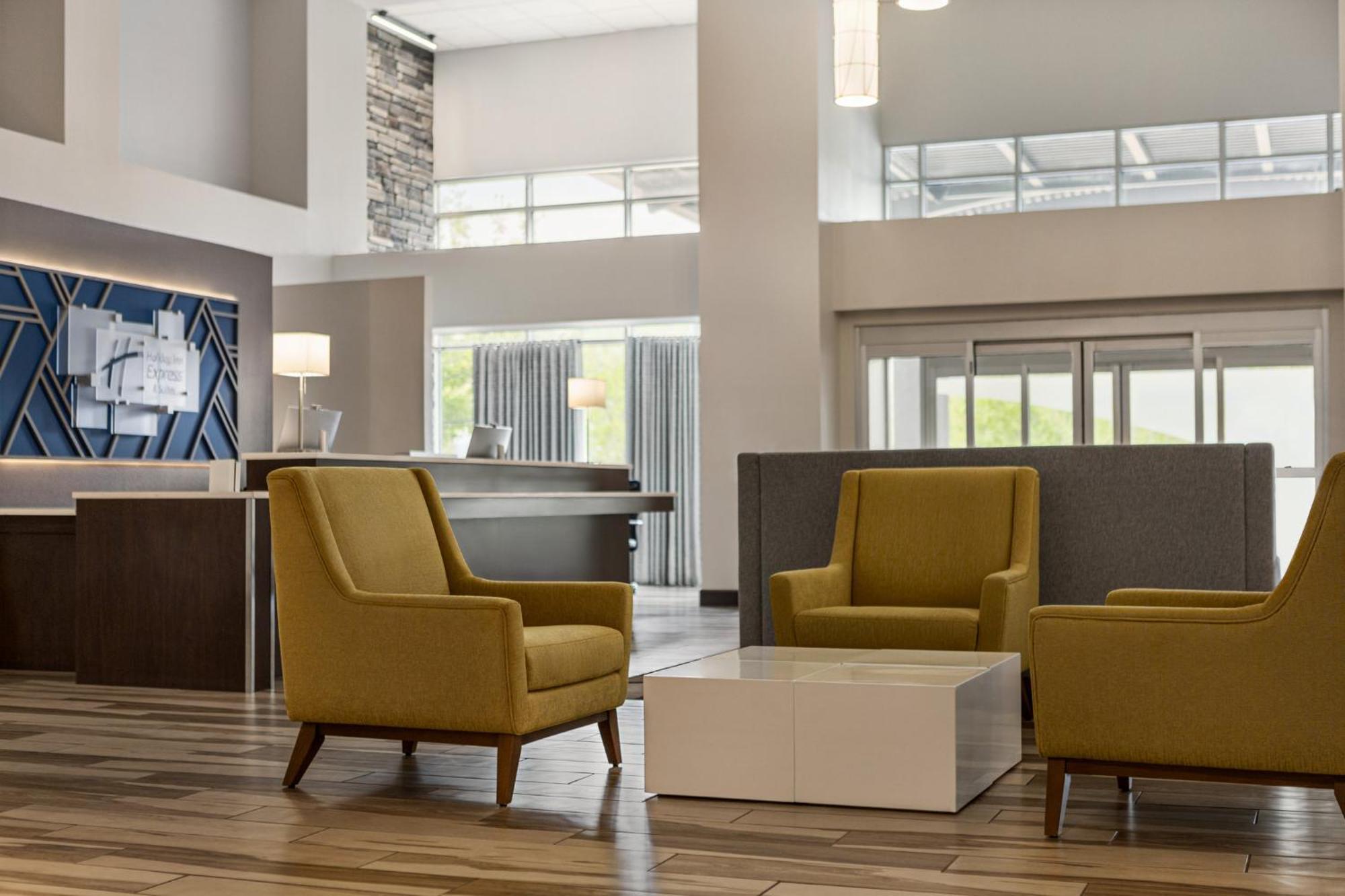 Holiday Inn Express & Suites Colorado Springs Central By Ihg Exterior foto