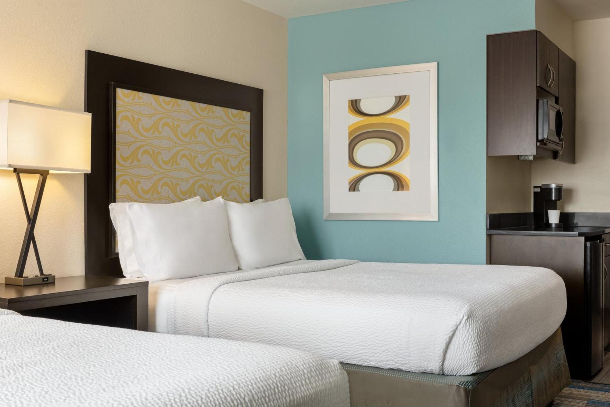 Holiday Inn Express & Suites Colorado Springs Central By Ihg Exterior foto
